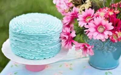 Blue Cake with Hazelnuts and Cinnamon